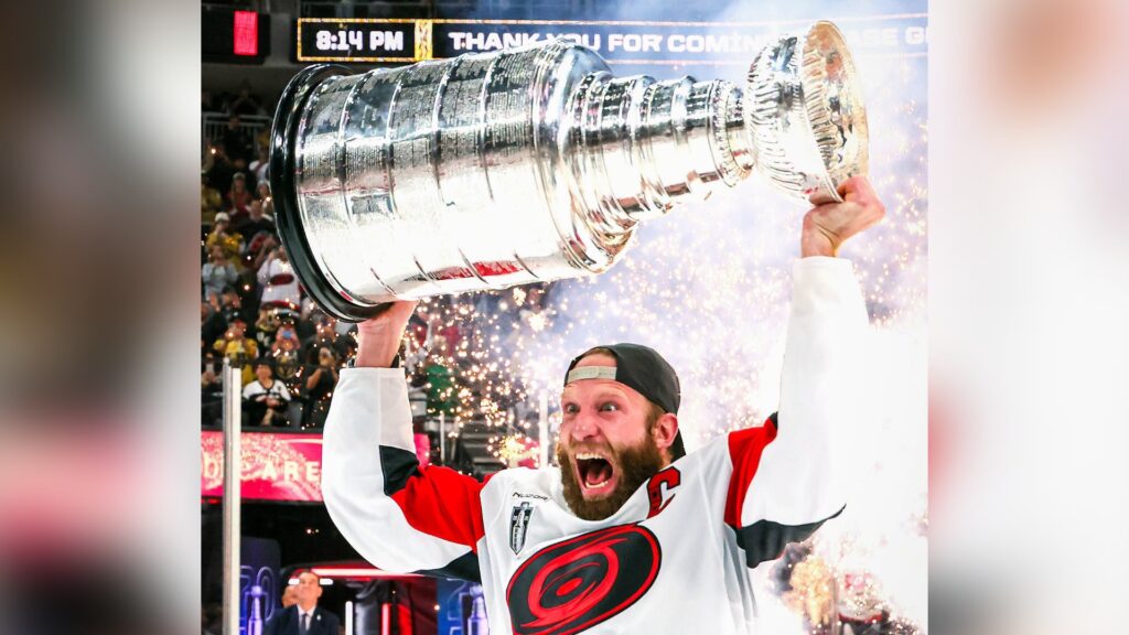 Image credit : @Hurricanes on Facebook